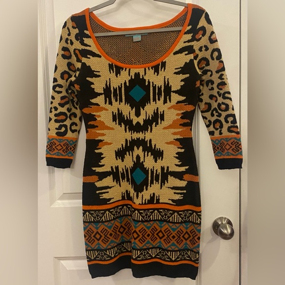 Flying Tomato Dresses & Skirts - Flying Tomato Sweater Dress Sz M Aztec/Animal Print 3/4 Sleeves
